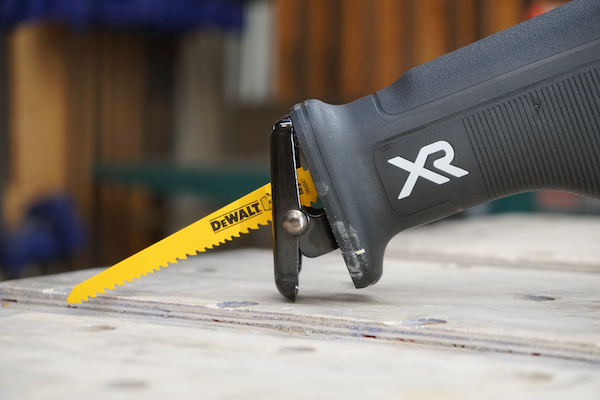 DEWALT 20 Volt XR Reciprocating Saw With Power Detect