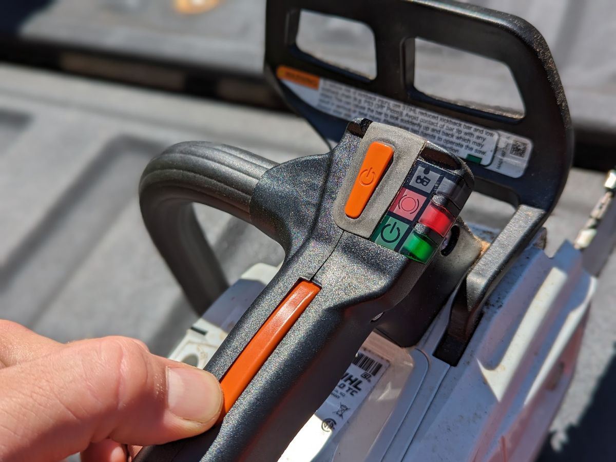 ToolBoxBuzz Battery Top-Handle Chainsaw Test